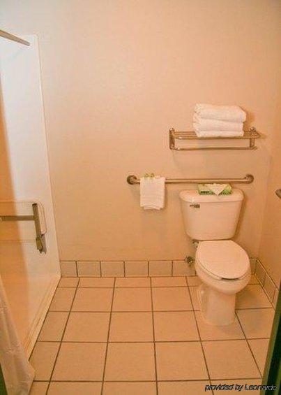 ホテル ベイモント バイ ウィンダム エルコ 部屋 写真